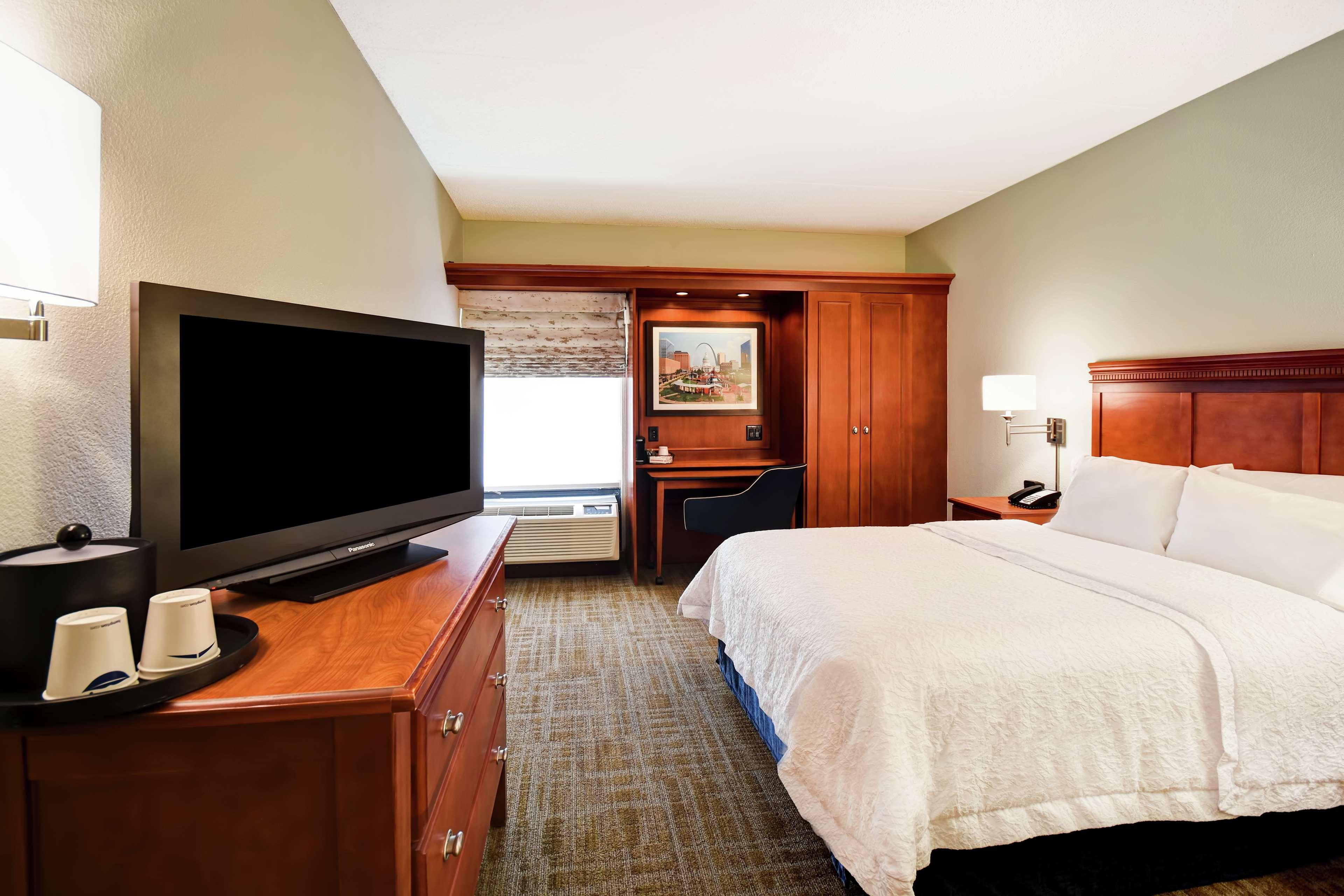 Hampton Inn St. Louis - Westport Maryland Heights Eksteriør bilde